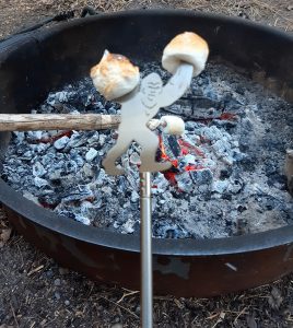 Marshmallows mit Teleskop-Yeti-Grillspieß